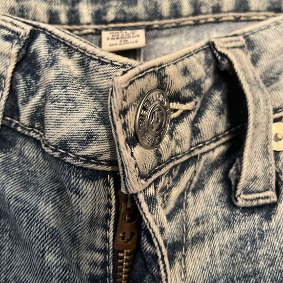 True Religion Blue Distressed Denim Rolled Capri Casual Modern Feminine Boho - Picture 7 of 12